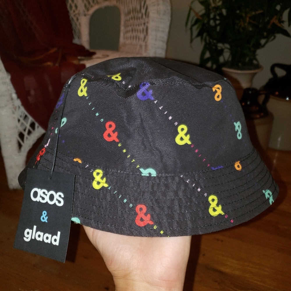 Bucket hat